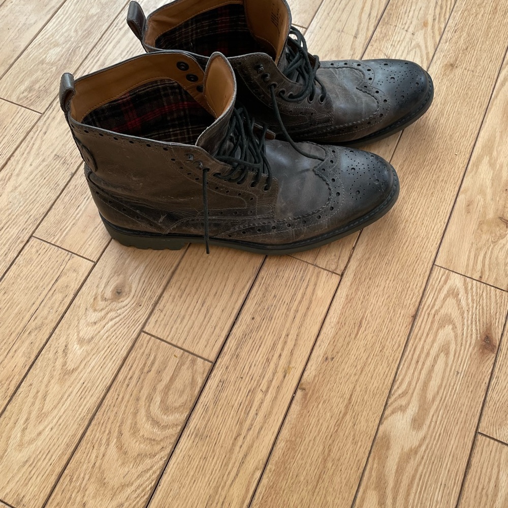 Clarks mens wingtip boot